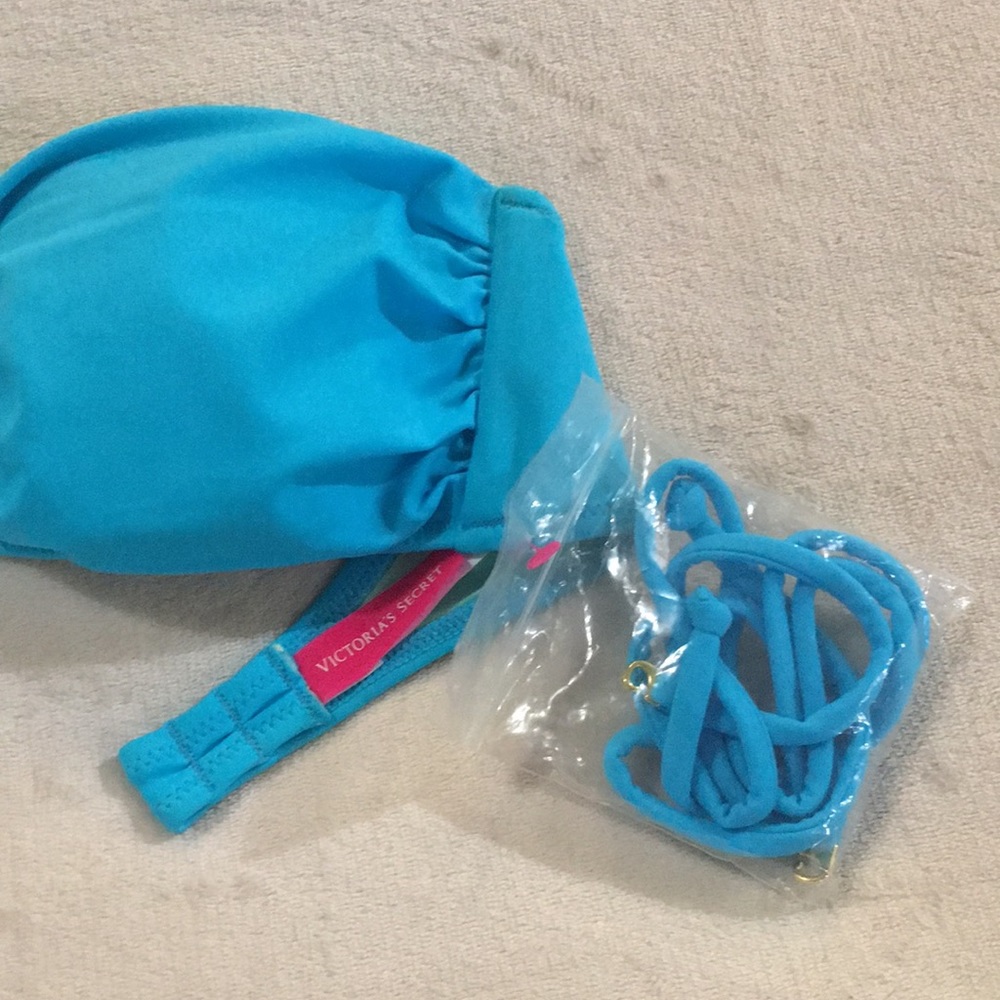 Victoria’s Secret bandeau bikini top - Picture 3 of 8